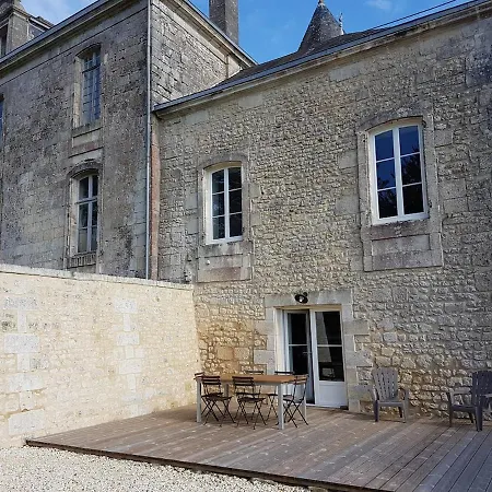 Dans Chateau بيت للعطل *