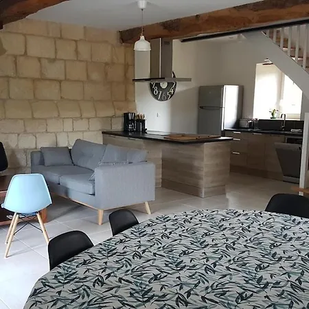 Dans Chateau بيت للعطل Saint-Germain-du-Seudre