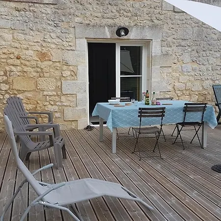 Dans Chateau
