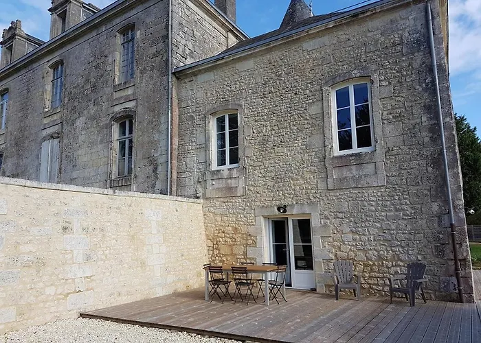 Dans Chateau بيت للعطل *