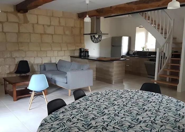 Dans Chateau بيت للعطل Saint-Germain-du-Seudre