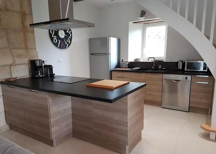 Dans Chateau بيت للعطل Saint-Germain-du-Seudre